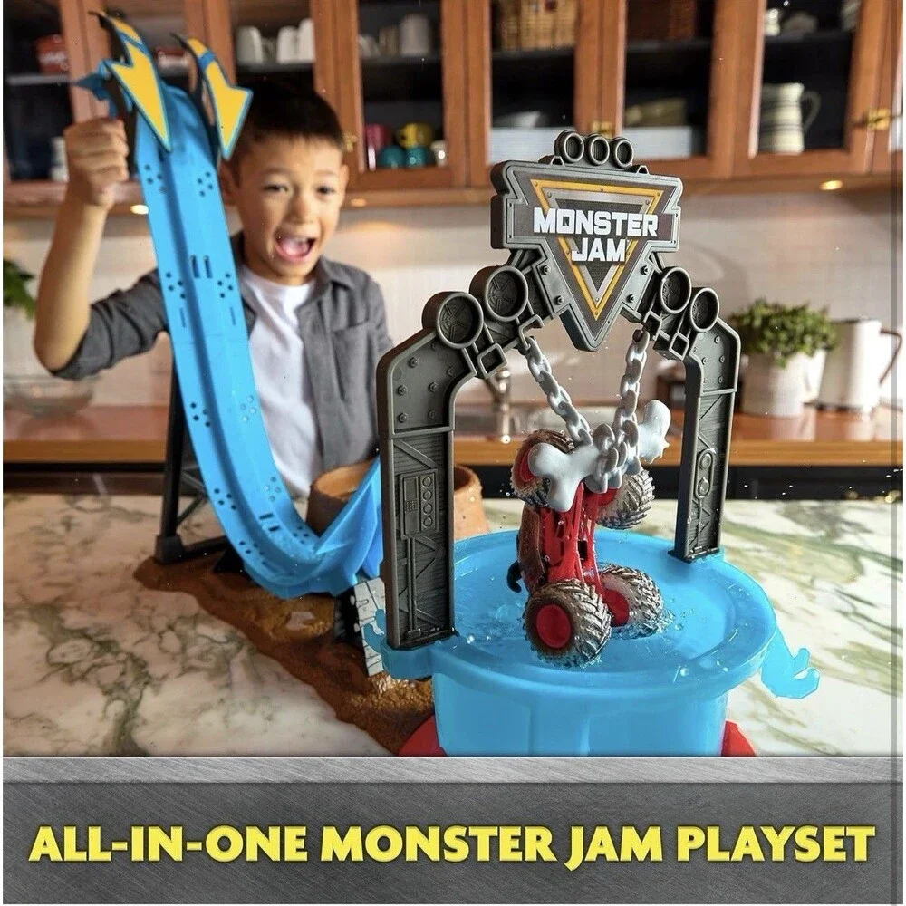 Monster Jam Mud Blasters DUNK TANK + EXCLUSIVE Monster Mutt  Dalmatian NEW